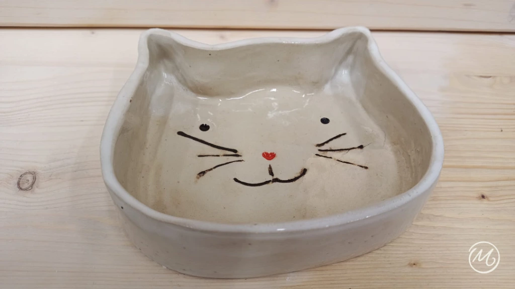 Katzenschale glasiert.webp